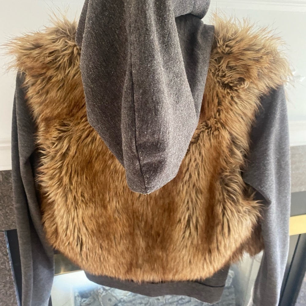 REVOLVE - Picture 4 of 12